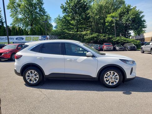Certified 2023 Ford Escape Active w/ Tech Pack #2 FWD image 4