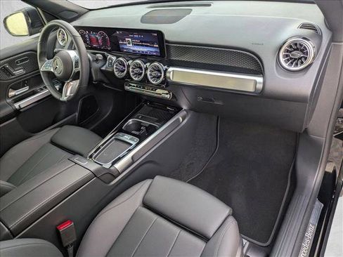 Certified 2025 Mercedes-Benz GLB 250 image 22