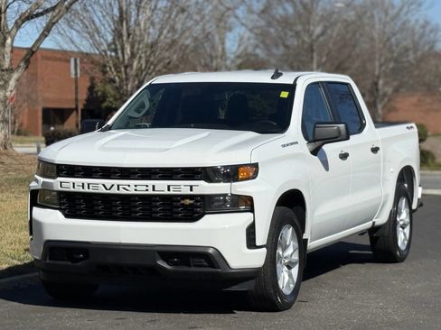 Used 2022 Chevrolet Silverado 1500 Custom AWD/4WD image 2