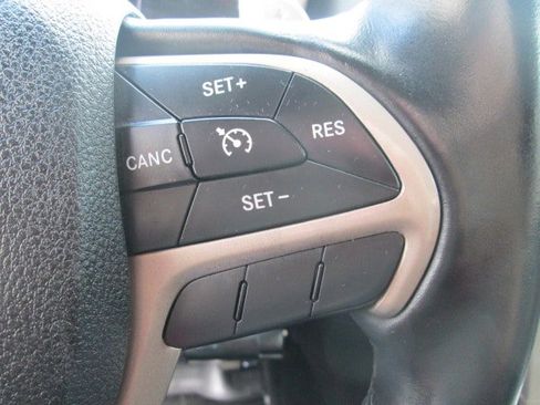 Used 2015 Jeep Grand Cherokee Limited w/ Trailer Tow Group IV image 22