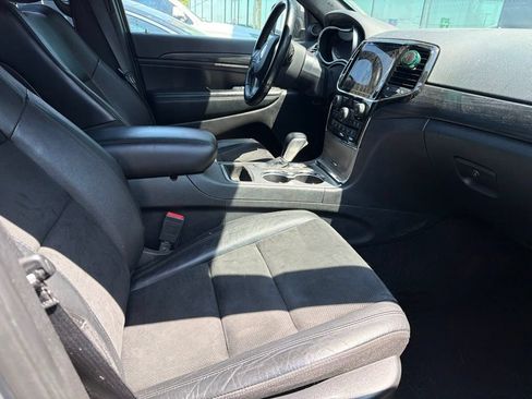 Used 2021 Jeep Grand Cherokee Laredo X AWD/4WD image 10