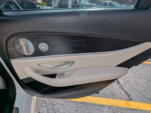 Used 2017 Mercedes-Benz E 300 4MATIC image 25