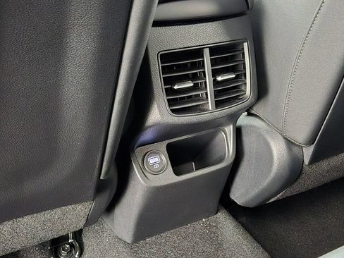 Used 2022 Kia Seltos S FWD image 17