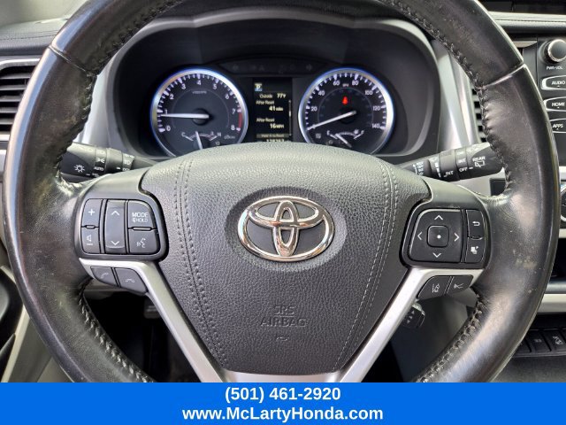 Used 2017 Toyota Highlander XLE AWD/4WD image 31