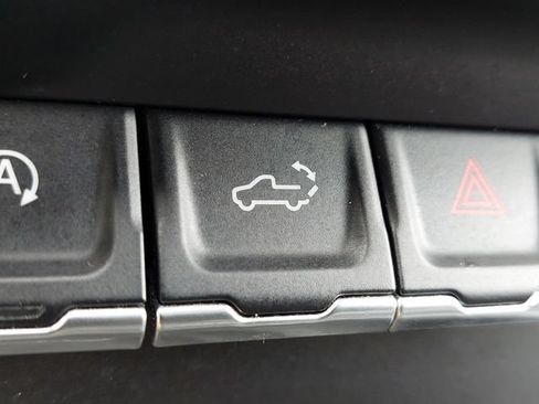 Used 2019 Chevrolet Silverado 1500 High Country AWD/4WD image 27
