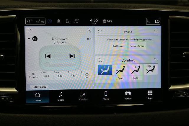Used 2024 Chrysler Pacifica Touring-L FWD image 24