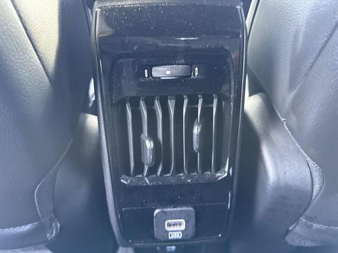 Used 2023 Jeep Compass Latitude image 17