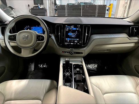 Certified 2023 Volvo XC60 B5 Plus w/ Climate Package image 14