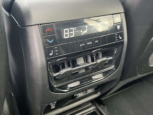 Used 2022 Jeep Grand Cherokee L Limited w/ Luxury Tech Group II image 21