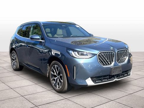 Used 2025 BMW X3 xDrive30i w/ Premium Package AWD/4WD image 3