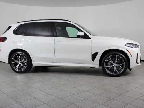 New 2026 BMW X5 xDrive50e w/ M Sport Package AWD/4WD image 8