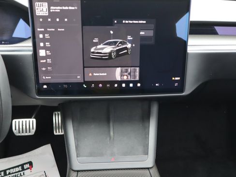 Used 2021 Tesla Model S Plaid image 10