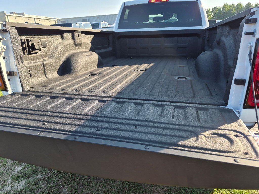 New 2026 RAM 3500 Big Horn AWD/4WD image 24