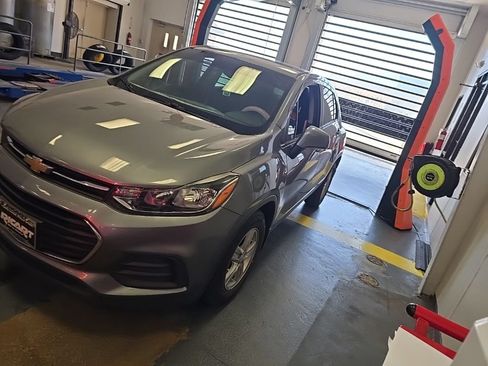 Used 2020 Chevrolet Trax LS w/ LPO, Protection Package FWD image 2
