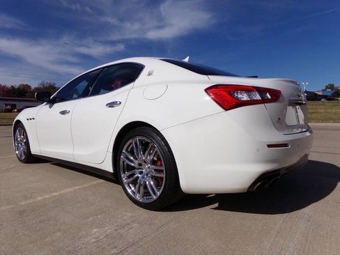 Used 2018 Maserati Ghibli S image 40