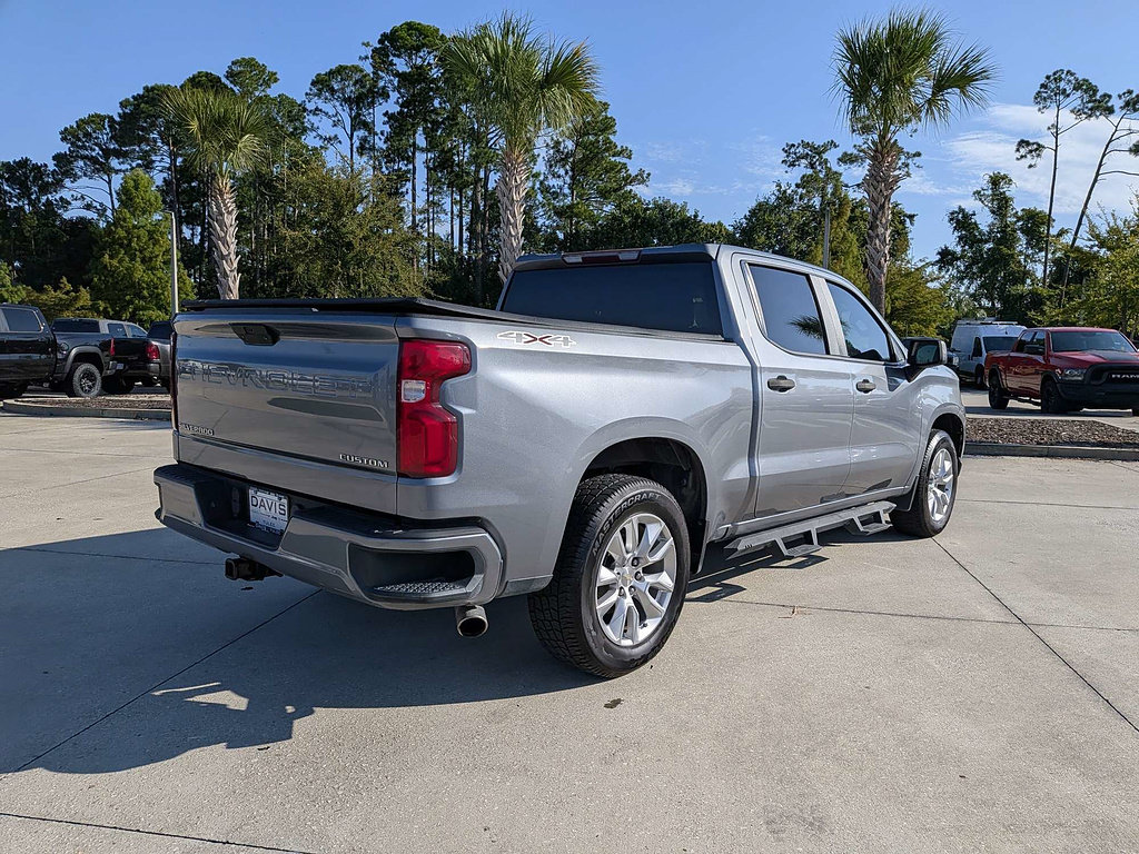Used 2019 Chevrolet Silverado 1500 Custom w/ Custom Value Package AWD/4WD image 3