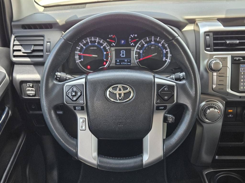 Used 2018 Toyota 4Runner SR5 AWD/4WD image 20