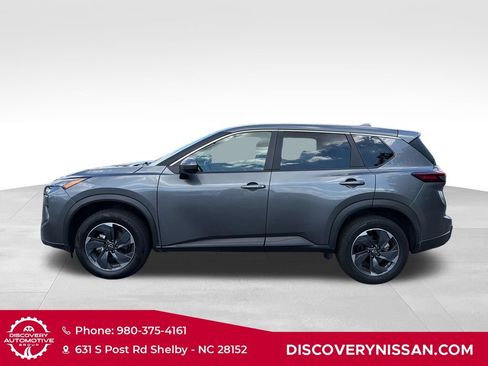 Certified 2025 Nissan Rogue SV FWD image 9