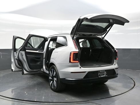 New 2025 Volvo EX90 Ultra image 40