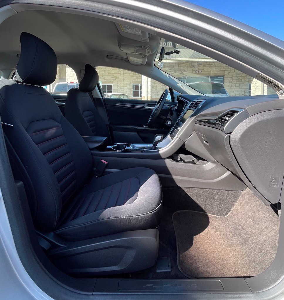 Used 2014 Ford Fusion SE FWD image 25