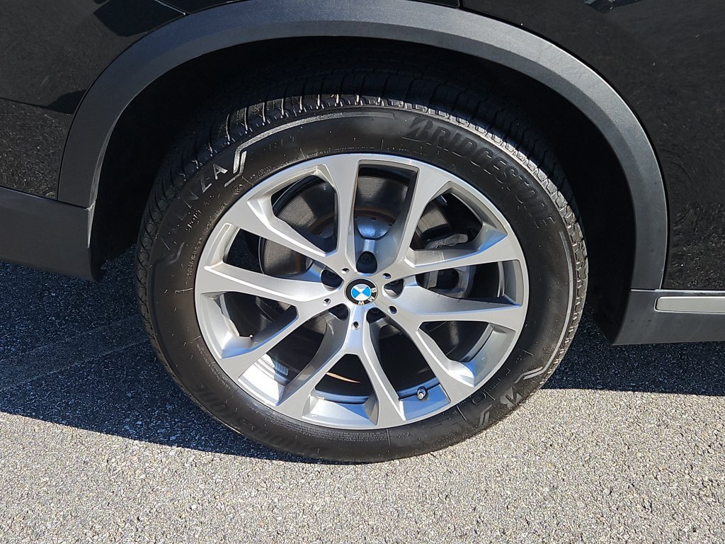 Used 2026 BMW X5 xDrive40i w/ Parking Assistance Package AWD/4WD image 9