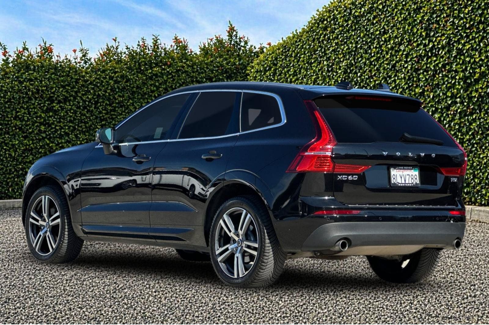 Used 2020 Volvo XC60 T5 Momentum AWD/4WD image 6