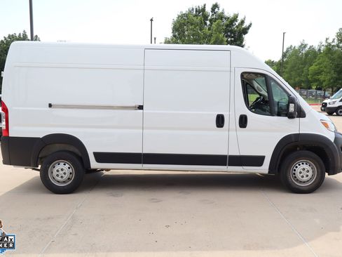 Used 2025 RAM ProMaster 3500 w/ Convenience Group FWD image 2