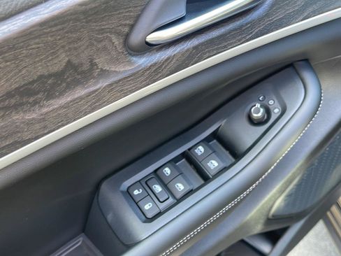 New 2026 Jeep Grand Cherokee Altitude AWD/4WD image 12