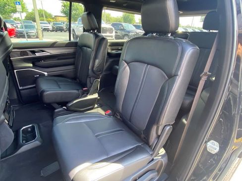 Used 2024 Jeep Wagoneer Series II AWD/4WD image 26