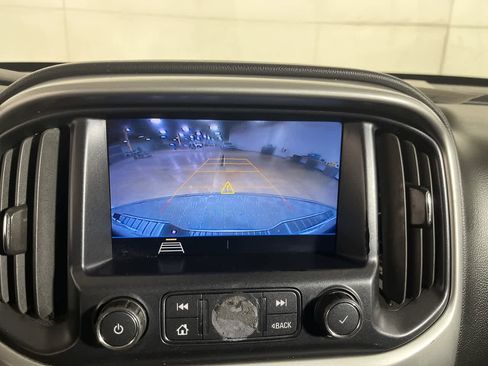 Used 2022 Chevrolet Colorado LT w/ Fleet Safety Package image 19