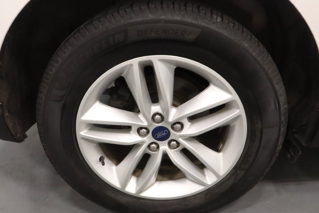 Used 2018 Ford Edge SEL w/ Equipment Group 201A AWD/4WD image 24