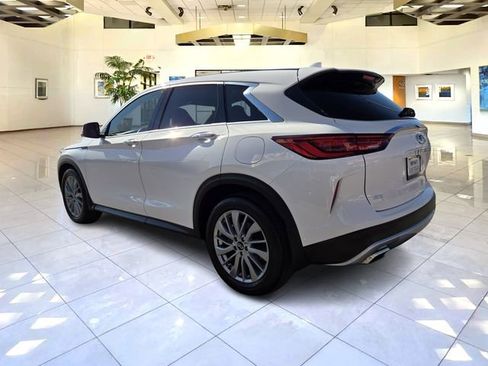 Certified 2025 INFINITI QX50 Pure image 8
