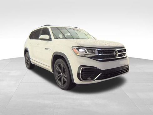Used 2021 Volkswagen Atlas SE w/ Panoramic Sunroof Package FWD image 3