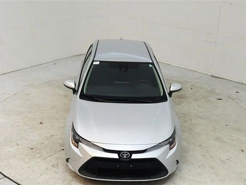 Used 2022 Toyota Corolla LE FWD image 36