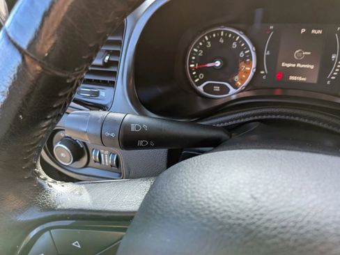 Used 2016 Jeep Renegade Latitude AWD/4WD image 50