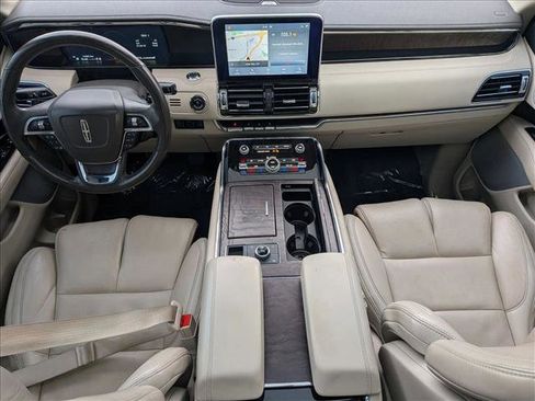 Used 2020 Lincoln Navigator Reserve w/ Luxury Package image 19