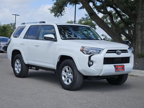 Certified 2024 Toyota 4Runner SR5 AWD/4WD image 7