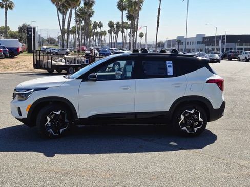 New 2026 Kia Seltos S FWD image 11