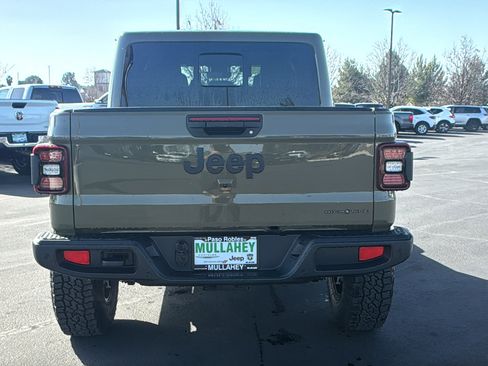 New 2025 Jeep Gladiator Sport image 4