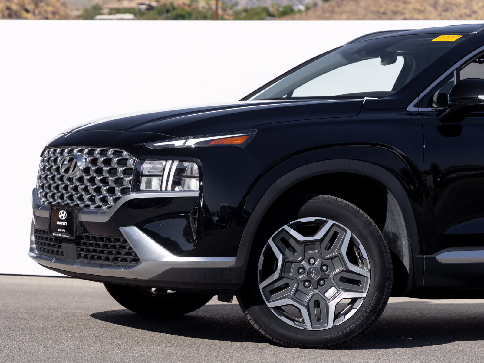 Used 2023 Hyundai Santa Fe SEL Convenience AWD/4WD image 2