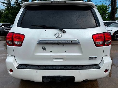 Used 2011 Toyota Sequoia Platinum RWD image 8