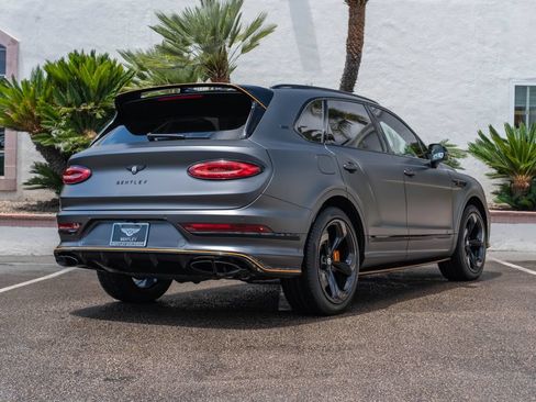 Used 2025 Bentley Bentayga AWD/4WD image 36