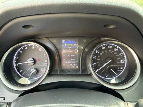 Used 2022 Toyota Camry SE FWD image 13