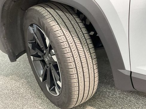 Used 2026 Chevrolet Equinox RS w/ LPO, Floor Liner Package AWD/4WD image 32