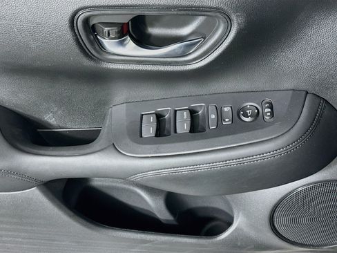 Used 2025 Honda HR-V LX image 14