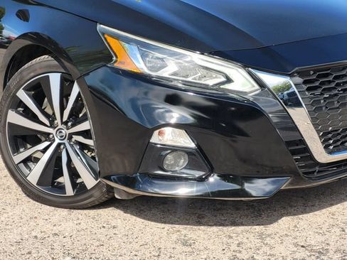 Used 2019 Nissan Altima 2.5 Platinum FWD image 2