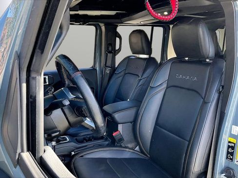 Certified 2024 Jeep Wrangler Sahara w/ Technology Group image 21
