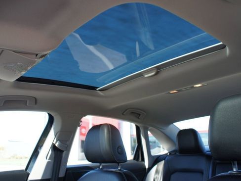 Used 2024 Volkswagen Jetta SE image 6