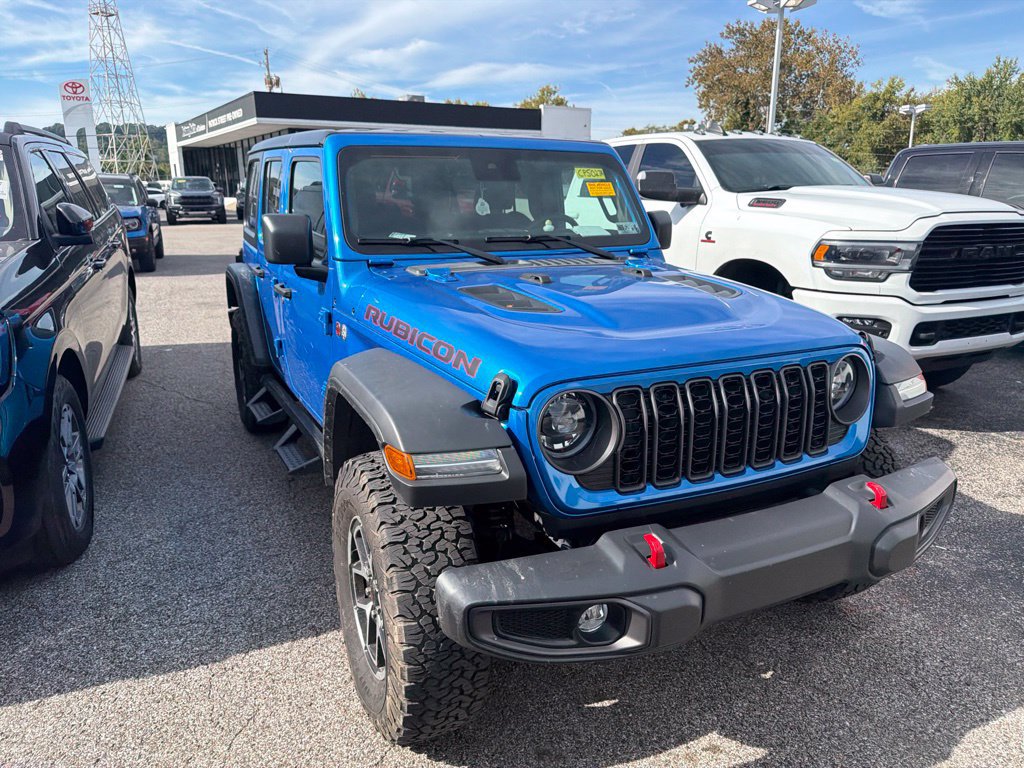Used 2024 Jeep Wrangler Unlimited Rubicon w/ Safety Group AWD/4WD image 11