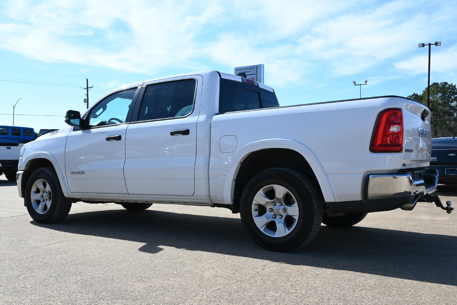Used 2025 RAM 1500 Big Horn AWD/4WD image 2